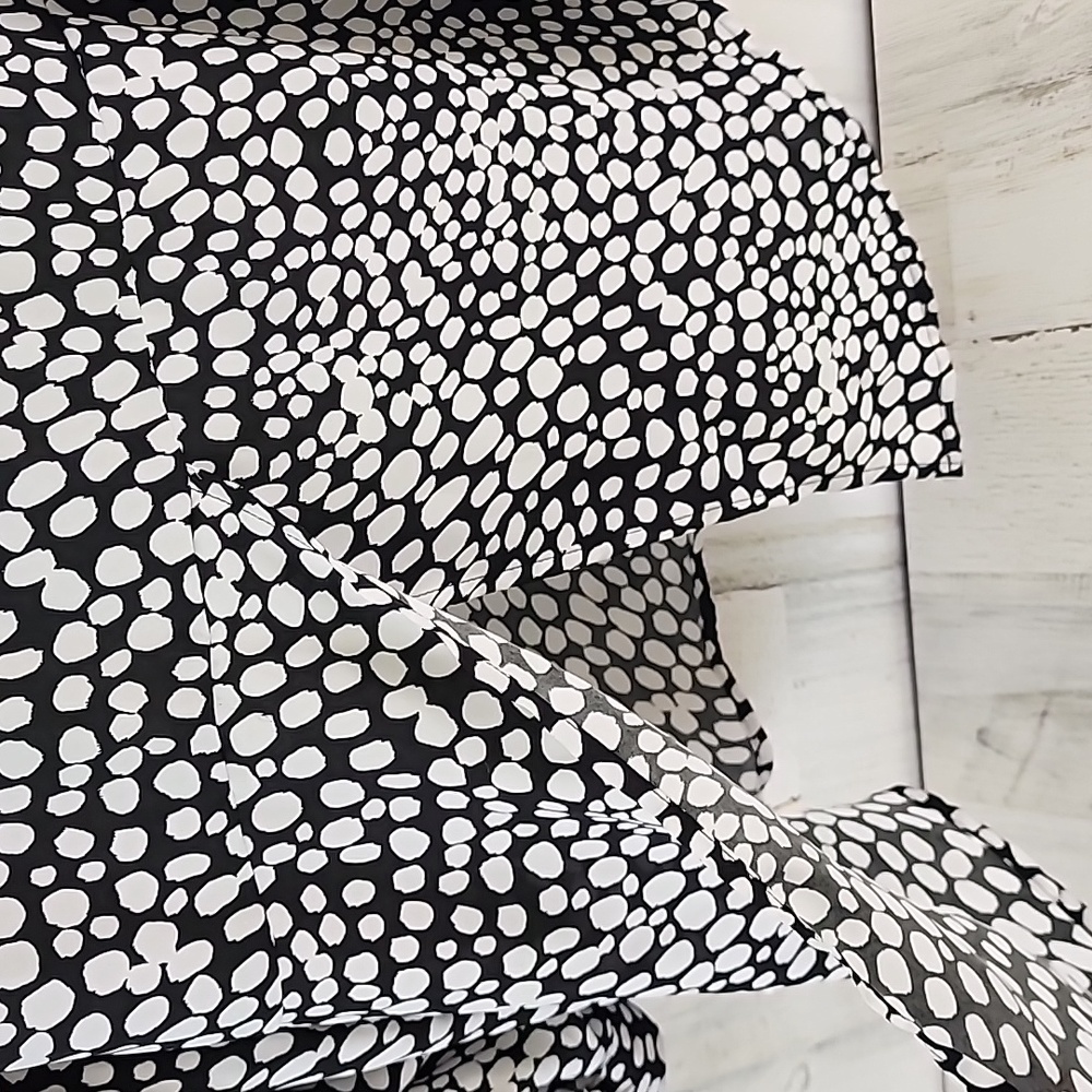 Ophelia Rose black white print vneck blouse Size 2X - Picture 5 of 7